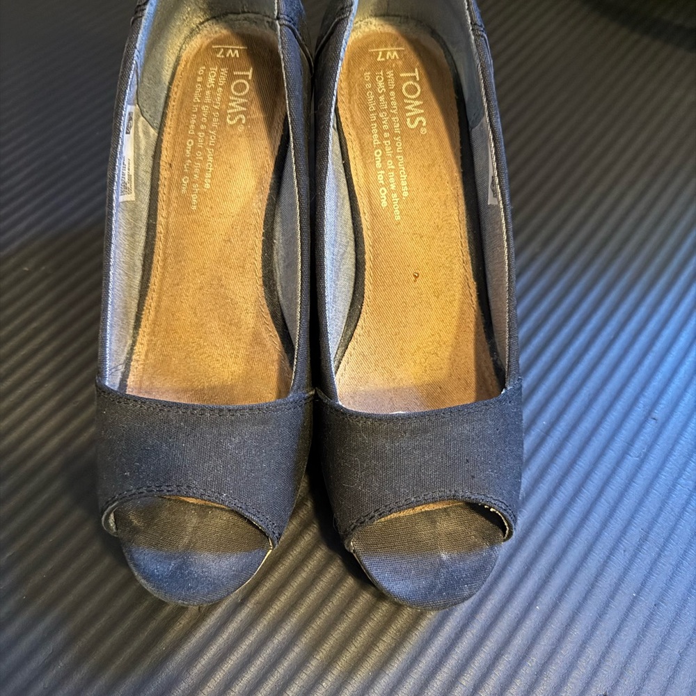 TOMS Women's Black  Peep Toe Heels